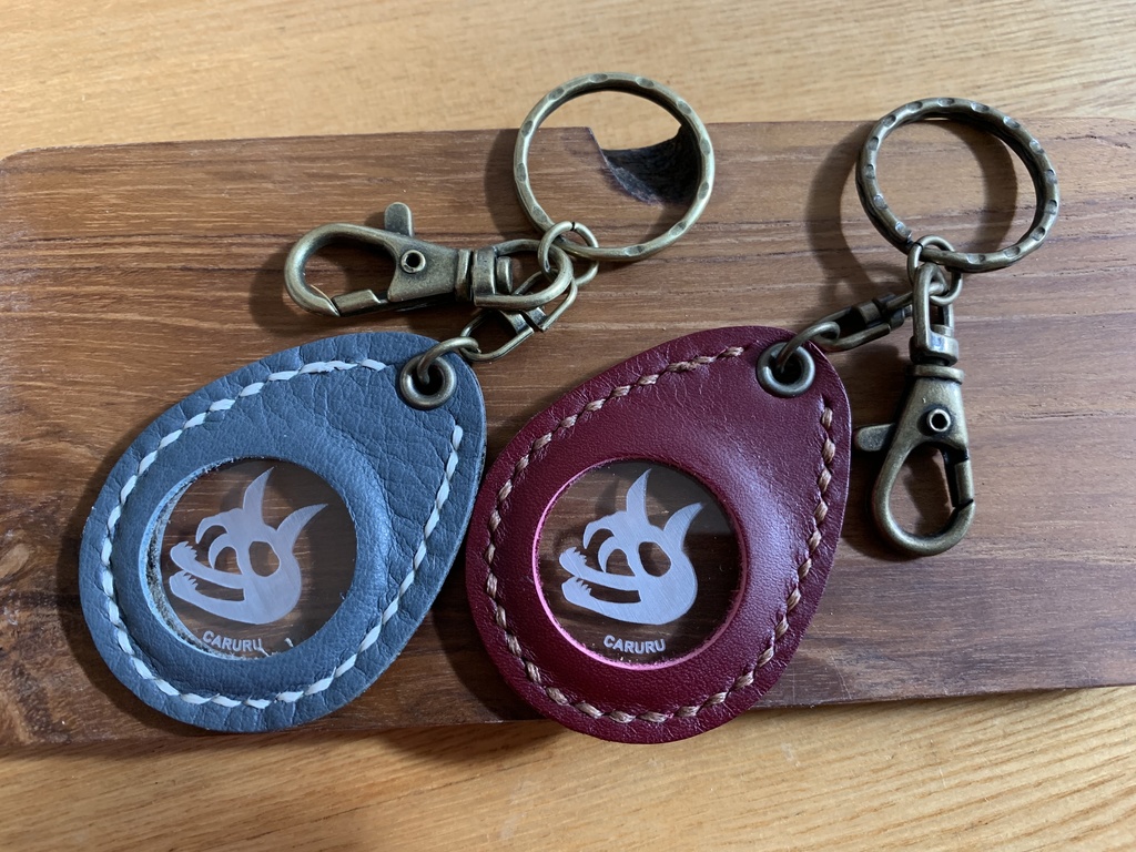 短刀ちゃんアクリル&レザーキーホルダー