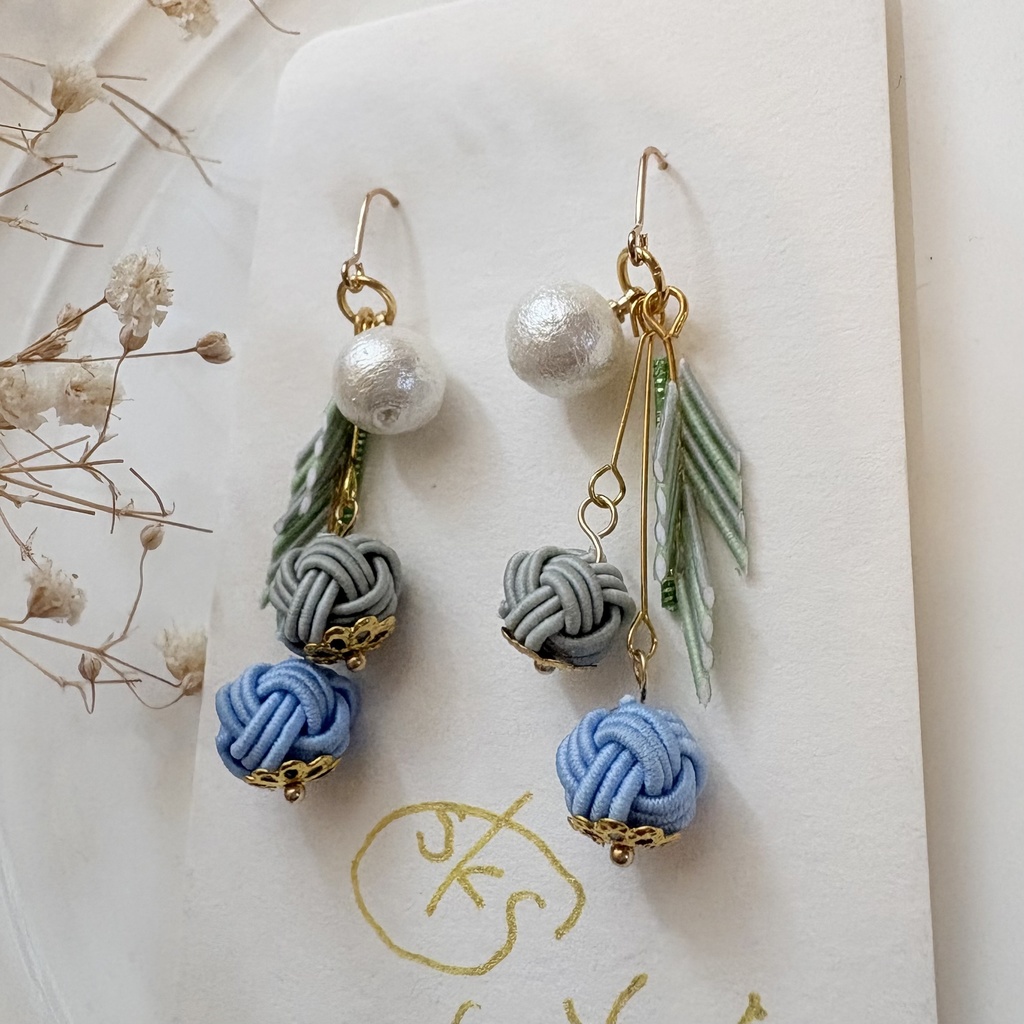 まんまるお花の耳飾り