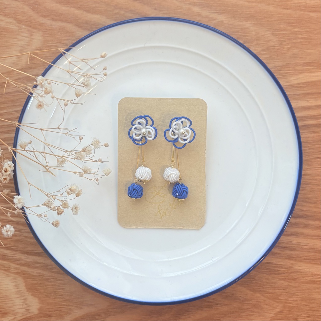 ゆらゆらネモフィラのピアス