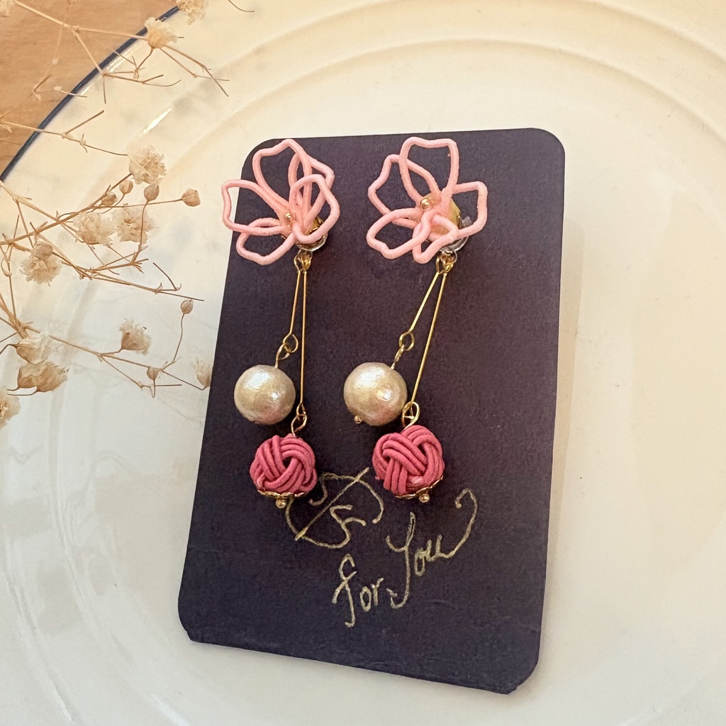 ゆらゆら桜のピアス