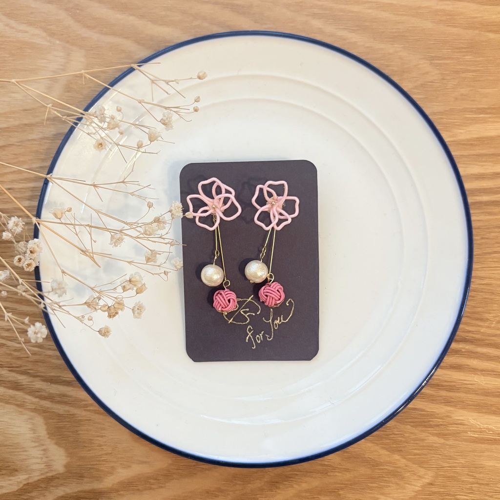 ゆらゆら桜のピアス