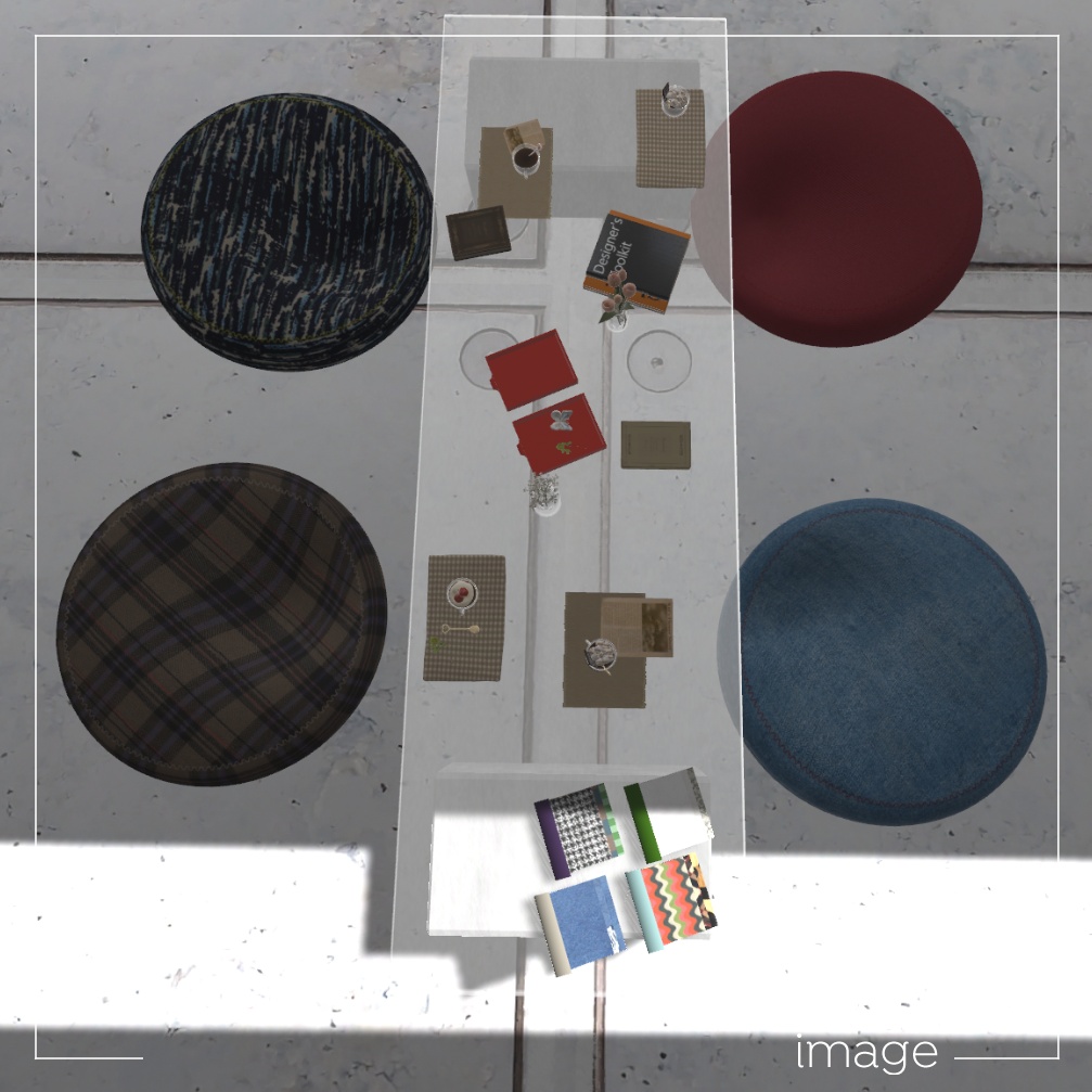 Cushion bed & fabric swatch