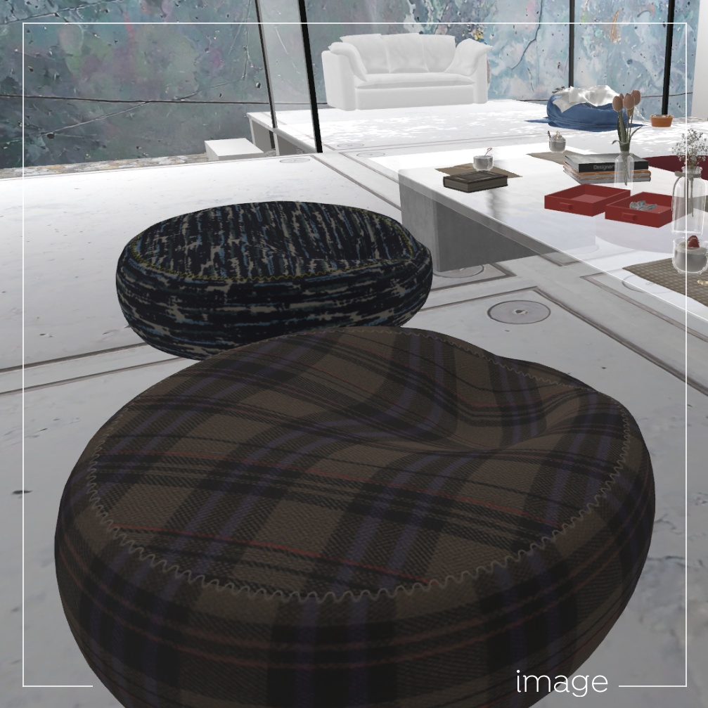 Cushion bed & fabric swatch