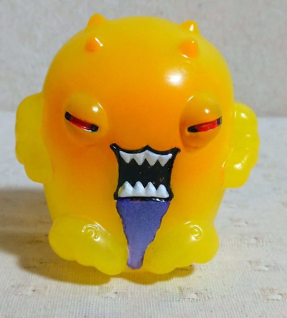 松村魂オリジナルソフビ「あかんぼう怪獣ラグー」彩色版