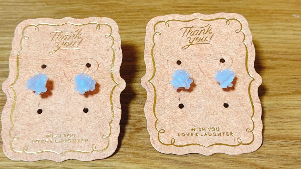 ブルーレースアゲートの小花ピアス