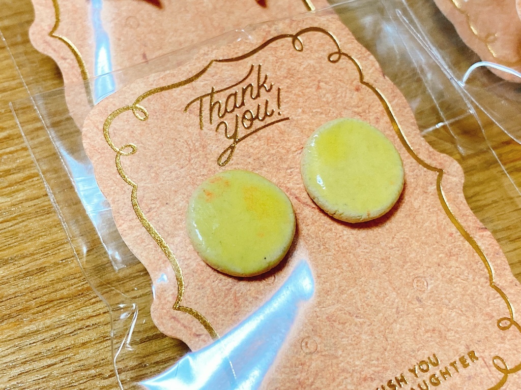 手作り陶器パーツのピアス【きいろ】