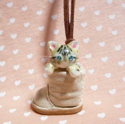にゃんこのしっぽ〇くしゅっとブーツのネックレス〇サイベリアン猫グレー