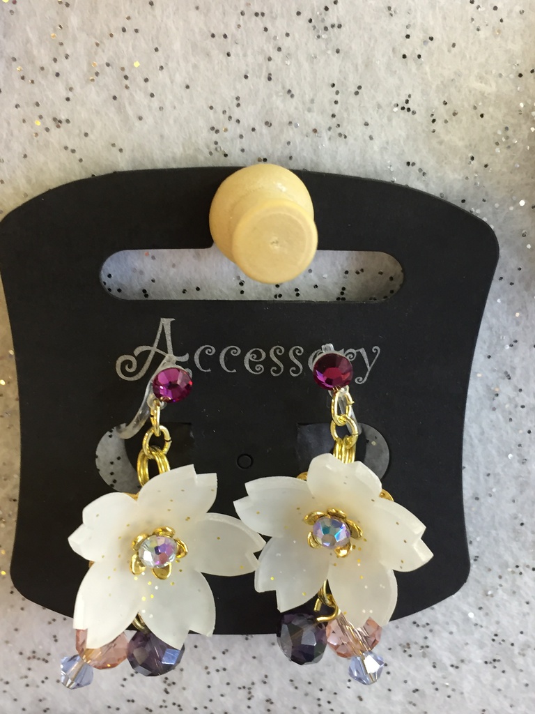 誉桜のイメージピアス 宗三左文字