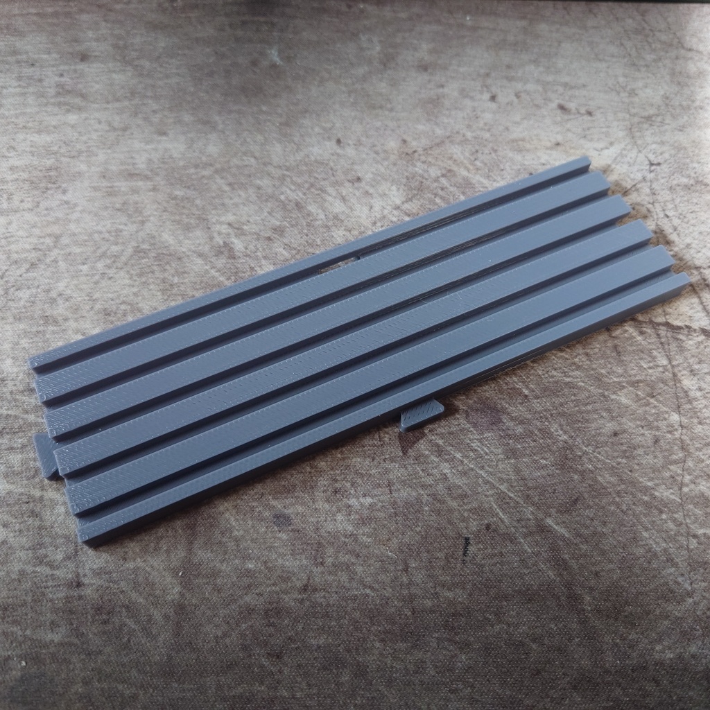 【受注生産】連結式高密度にアクスタ飾れるレール