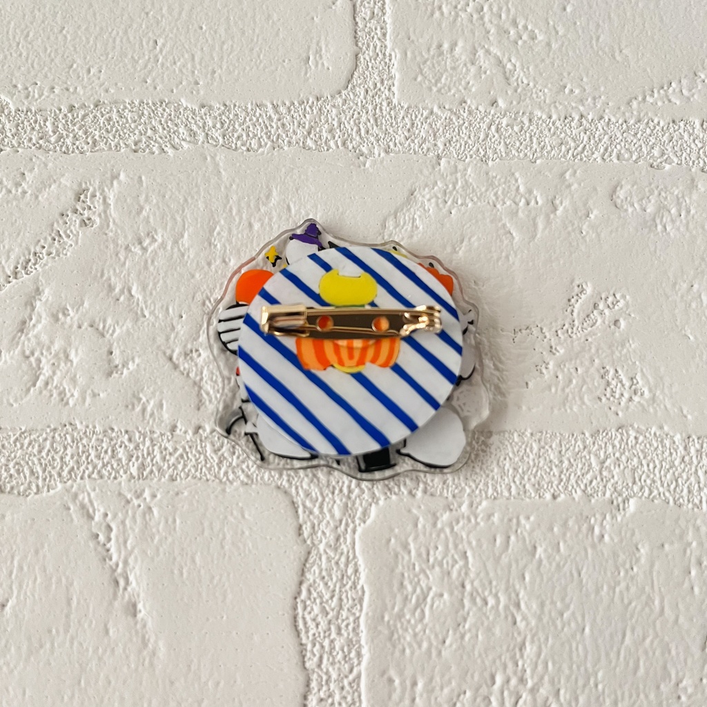 【10月の1個限定グッズ】プラバンバッチ-ハロウィンも祝日で良いですよね-