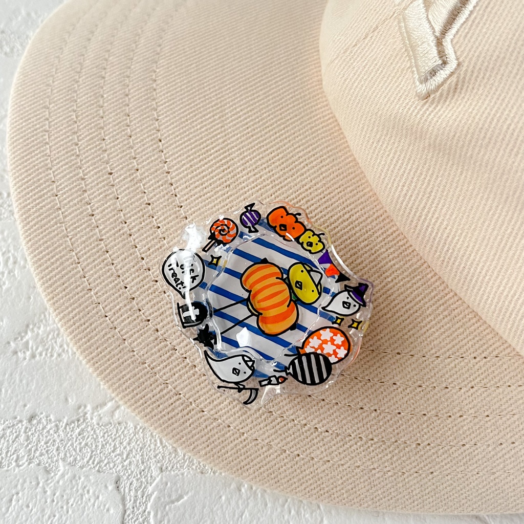 【10月の1個限定グッズ】プラバンバッチ-ハロウィンも祝日で良いですよね-