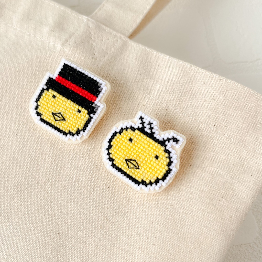 ハンドメイド・クロスステッチワッペン(ブローチピン付き)