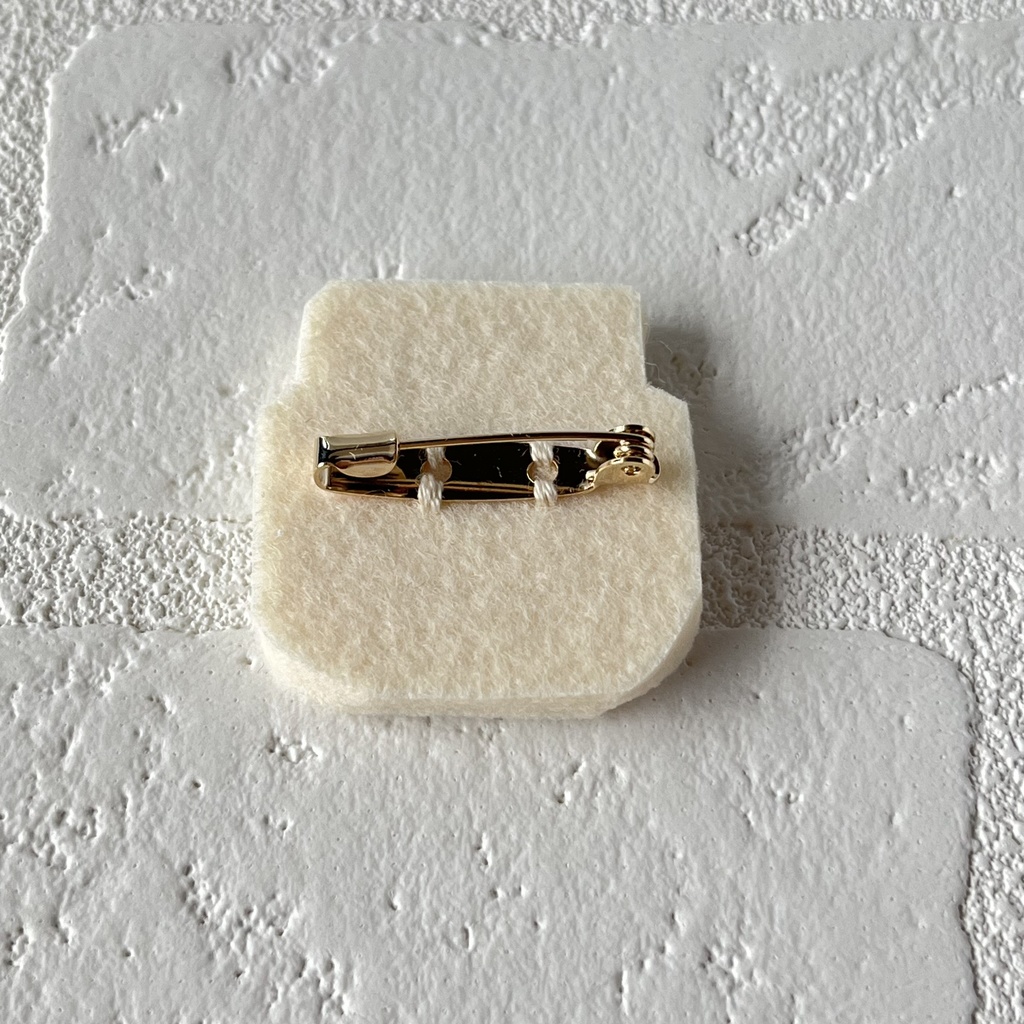 ハンドメイド・クロスステッチワッペン(ブローチピン付き)
