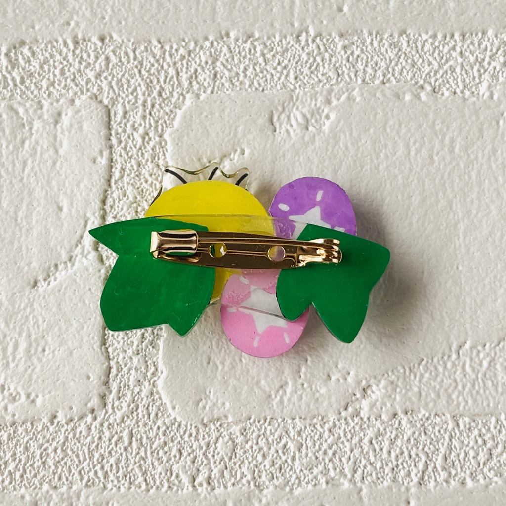 【8月の限定グッズ】朝フェイスとりきのプラバンブローチ