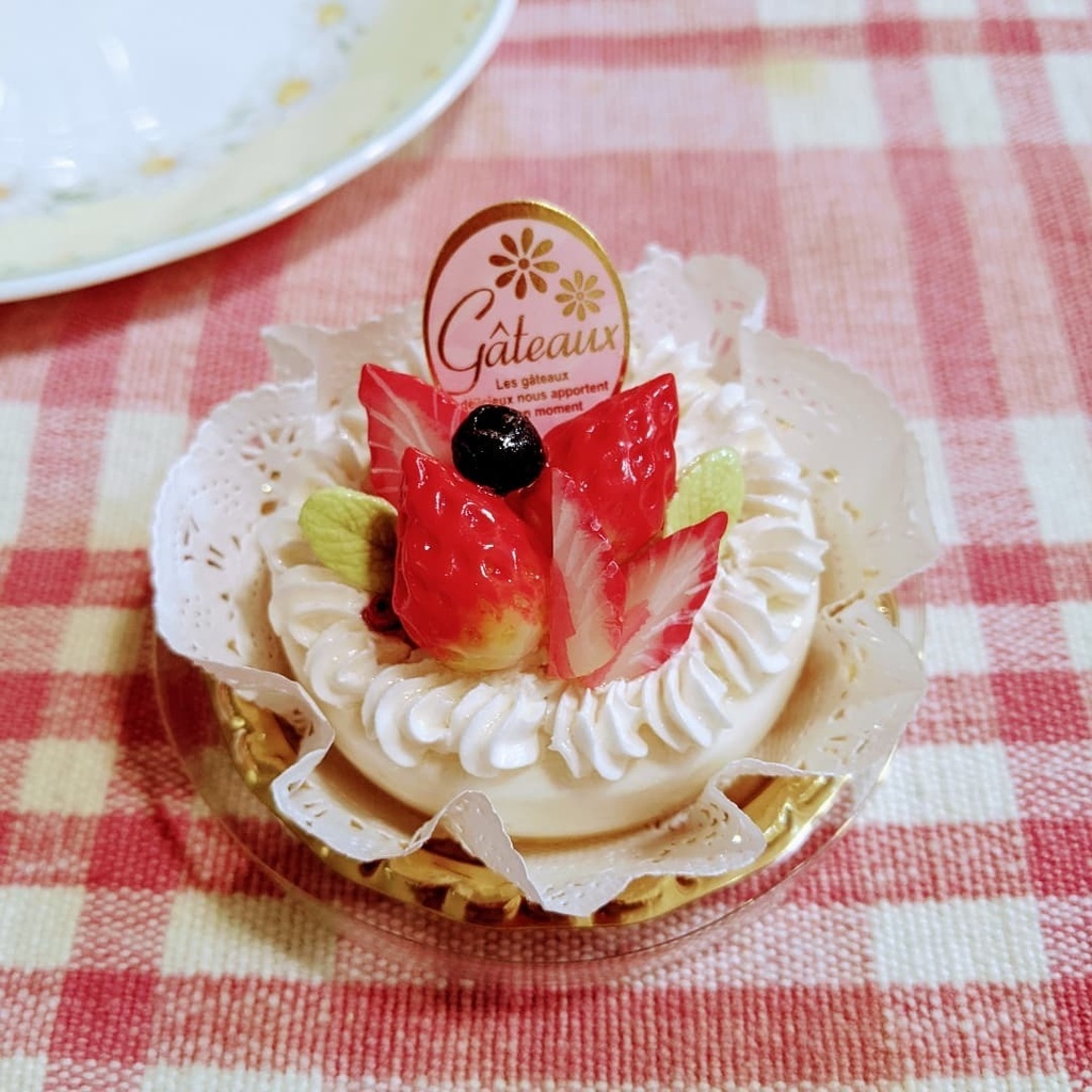 1/3 苺のホールケーキ (メモスタンド)