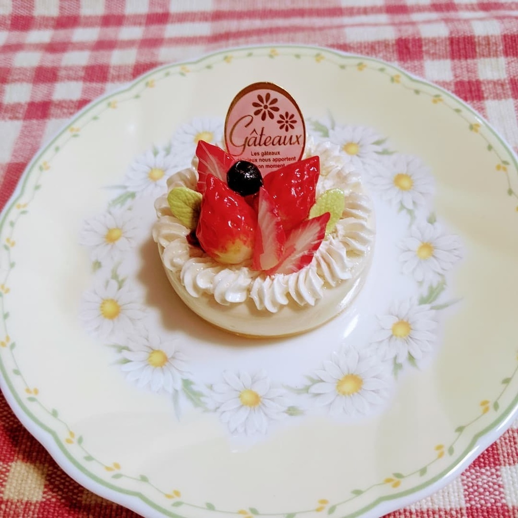 1/3 苺のホールケーキ (メモスタンド)