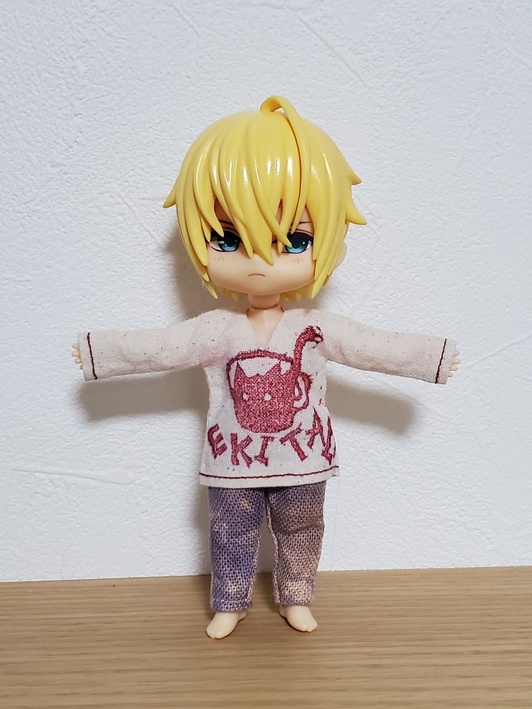 えきたいネコTシャツ