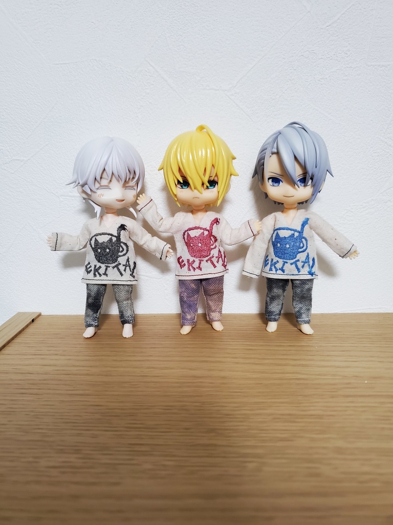 えきたいネコTシャツ