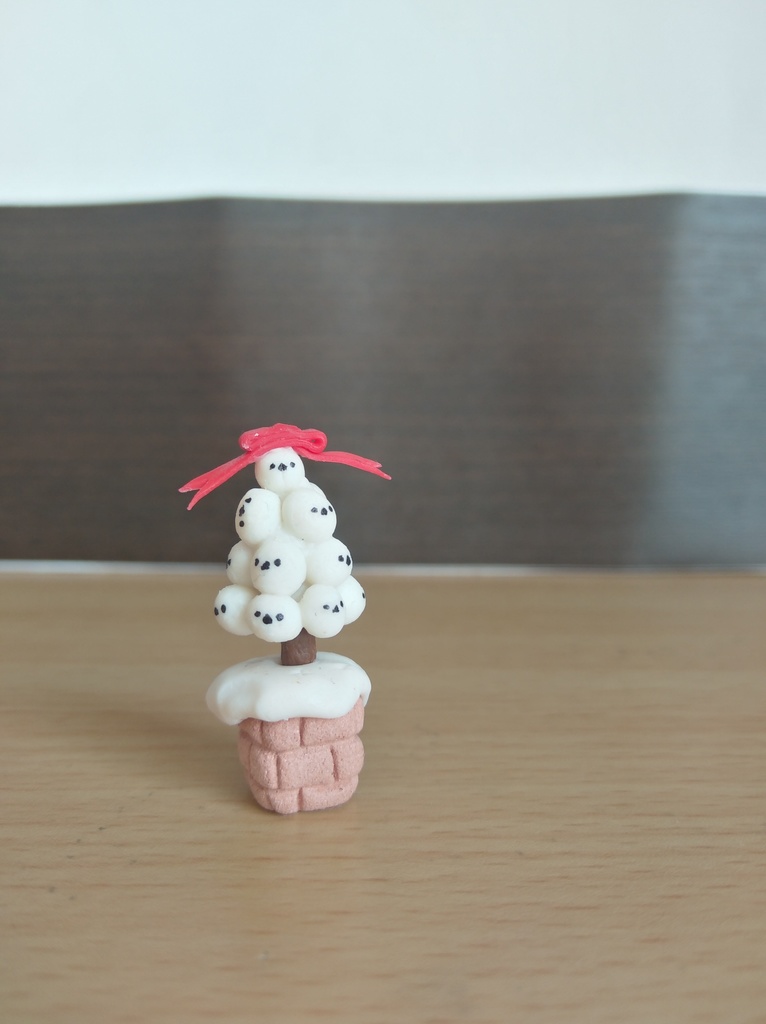 シマエナガだらけの小さなホワイトツリー