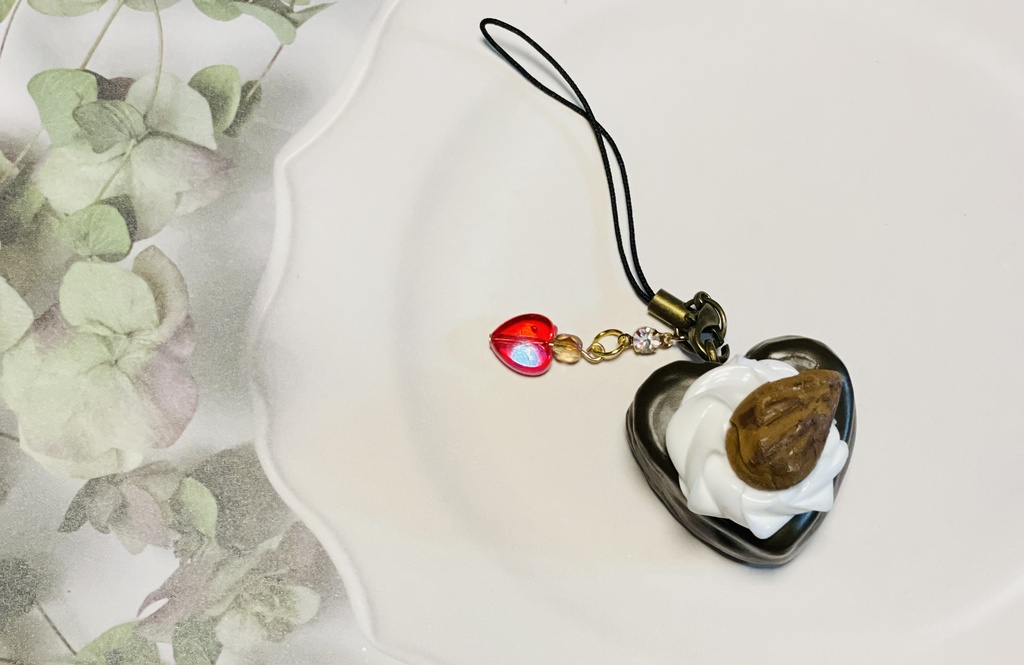 とろけるチョコレートキーホルダー(ハートチョコ+アーモンド)