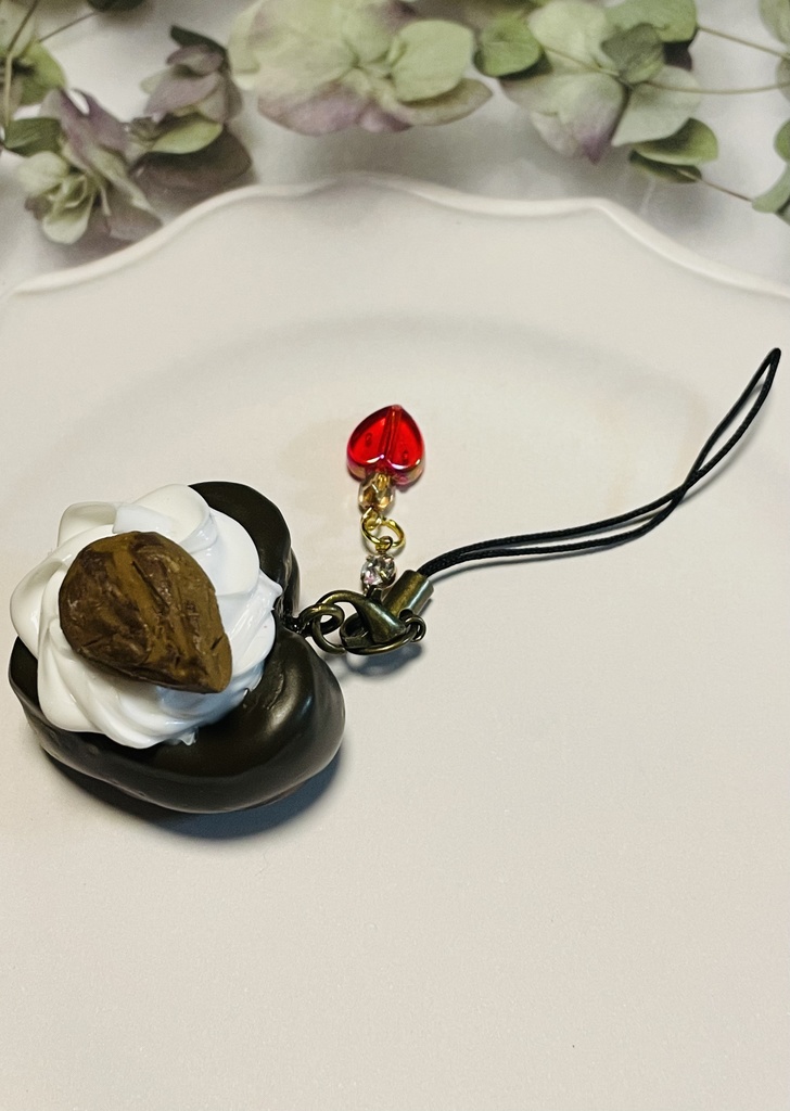 とろけるチョコレートキーホルダー(ハートチョコ+アーモンド)