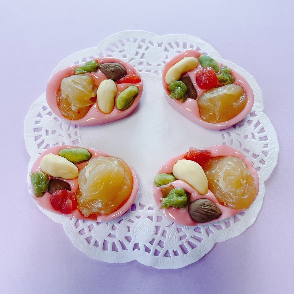 とろけるスイーツアクセサリー(ナッツとドライフルーツたっぷりマンディアンストロベリーチョコレート)ヘアゴムピンク