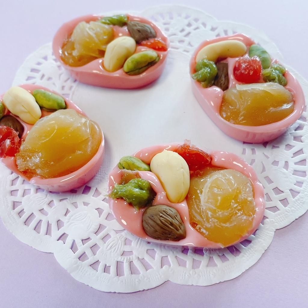 とろけるスイーツアクセサリー(ナッツとドライフルーツたっぷりマンディアンストロベリーチョコレート)ヘアゴムピンク