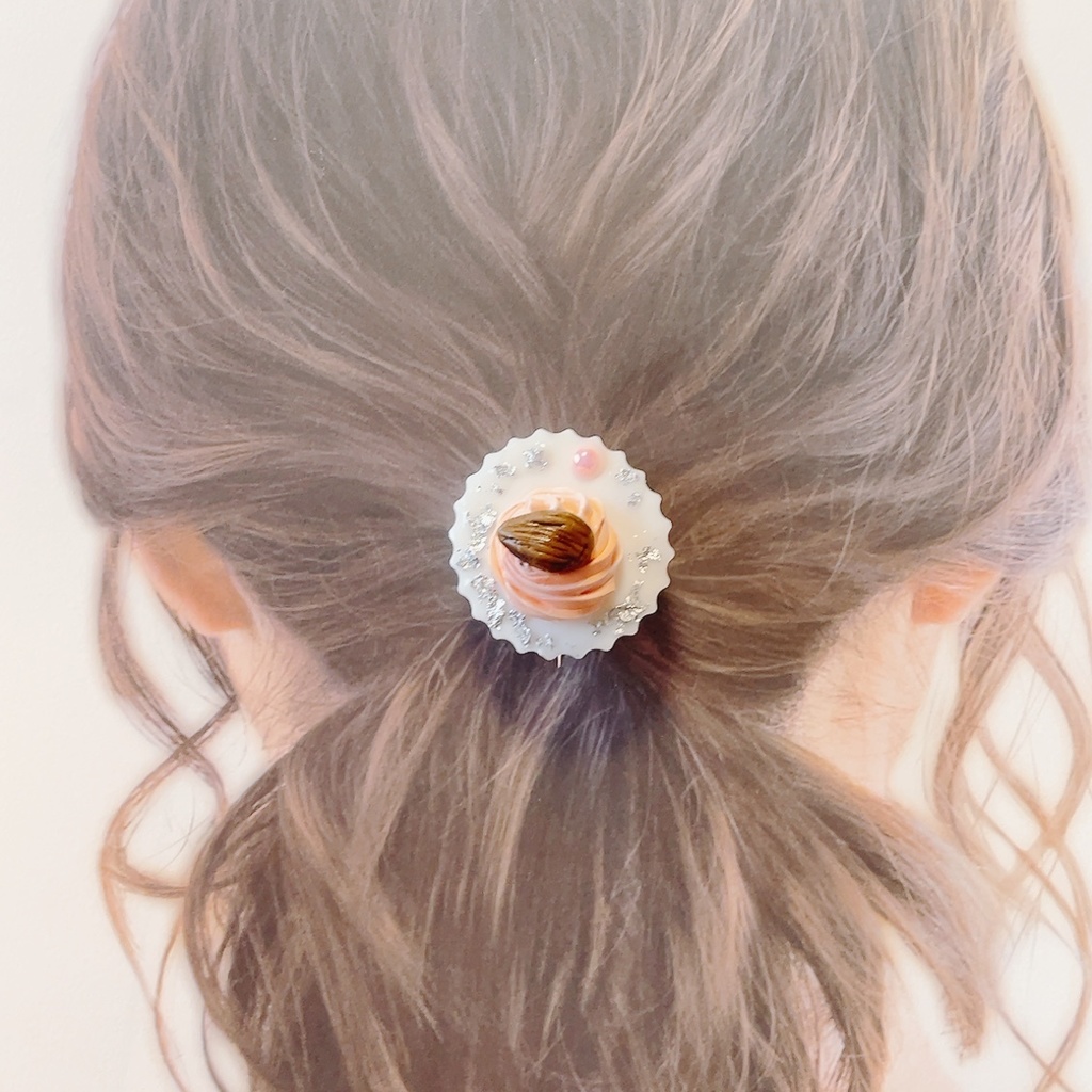 とろけるスイーツアクセサリー(プラリネチョコレート♯アーモンド×ホワイトチョコレート)ヘアゴム