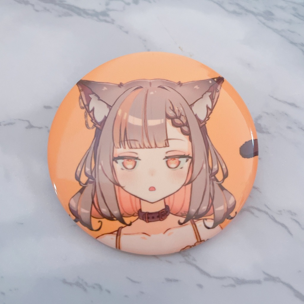 みこいありあ缶バッジジト目