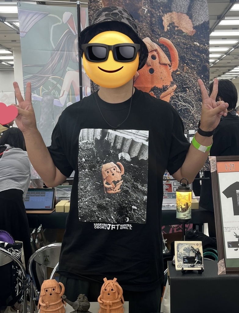 【非公式】儒烏風亭らでんモチーフ 埴輪発掘フォトTシャツ