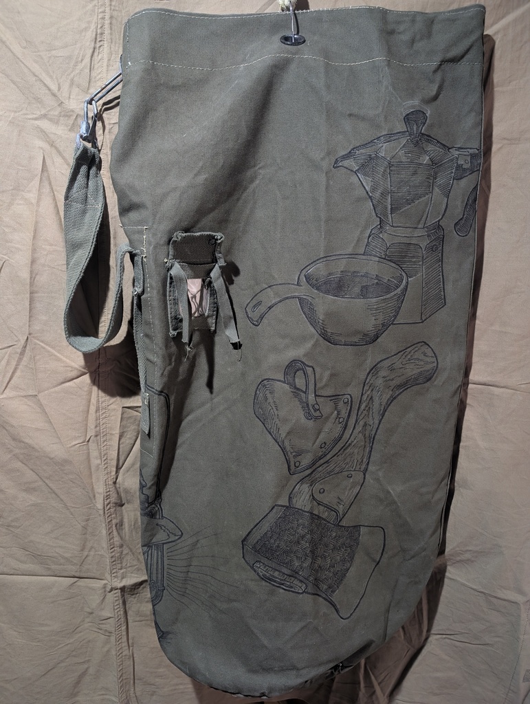 トレンチアートダッフルバッグ 「Going on an adveture」