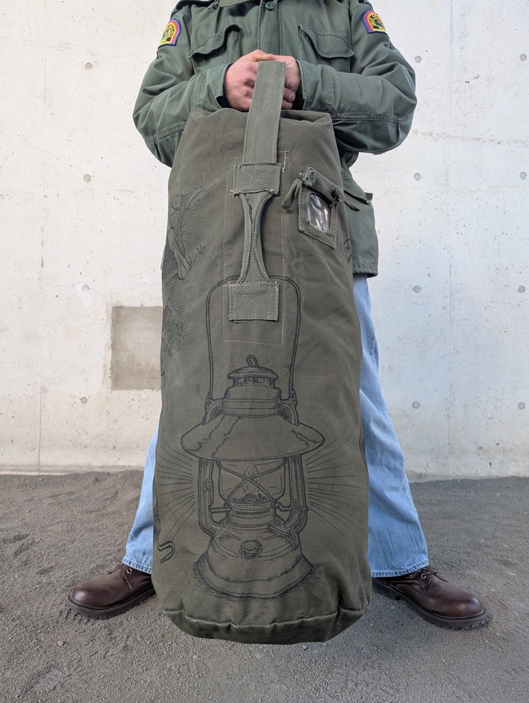 トレンチアートダッフルバッグ 「Going on an adveture」