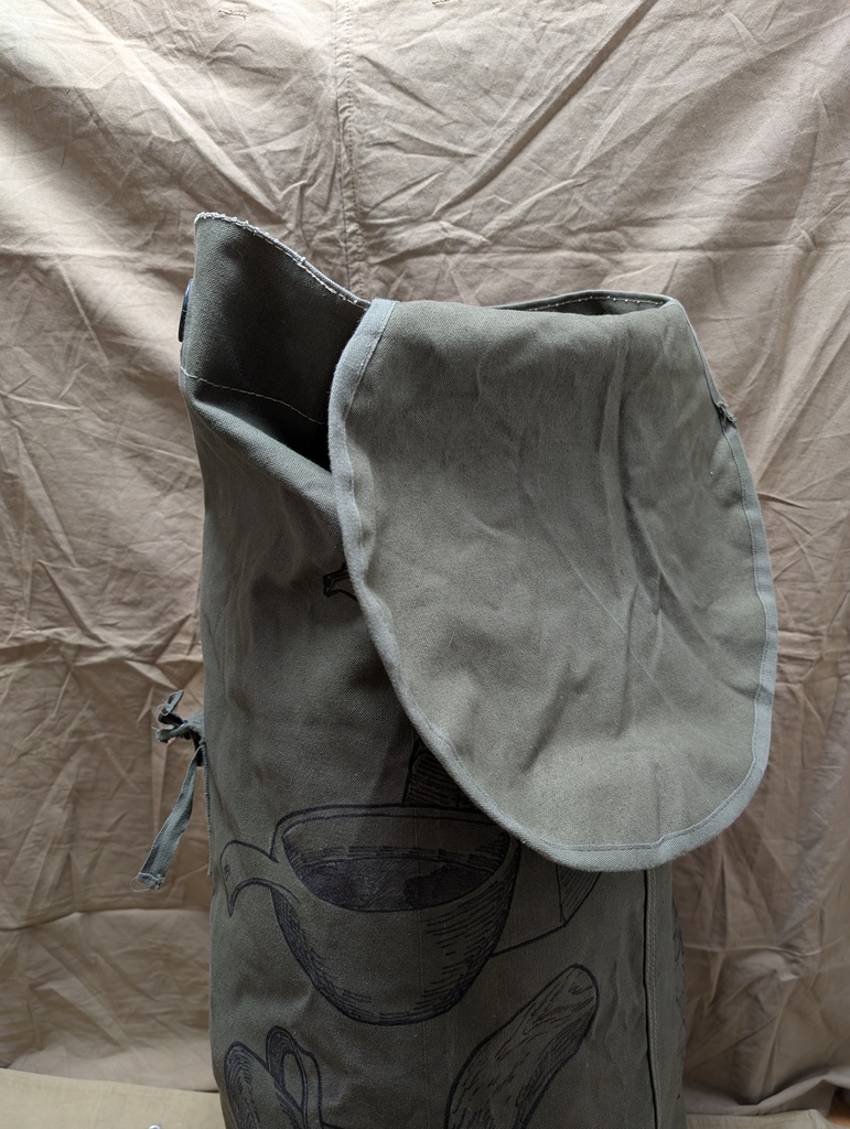 トレンチアートダッフルバッグ 「Going on an adveture」