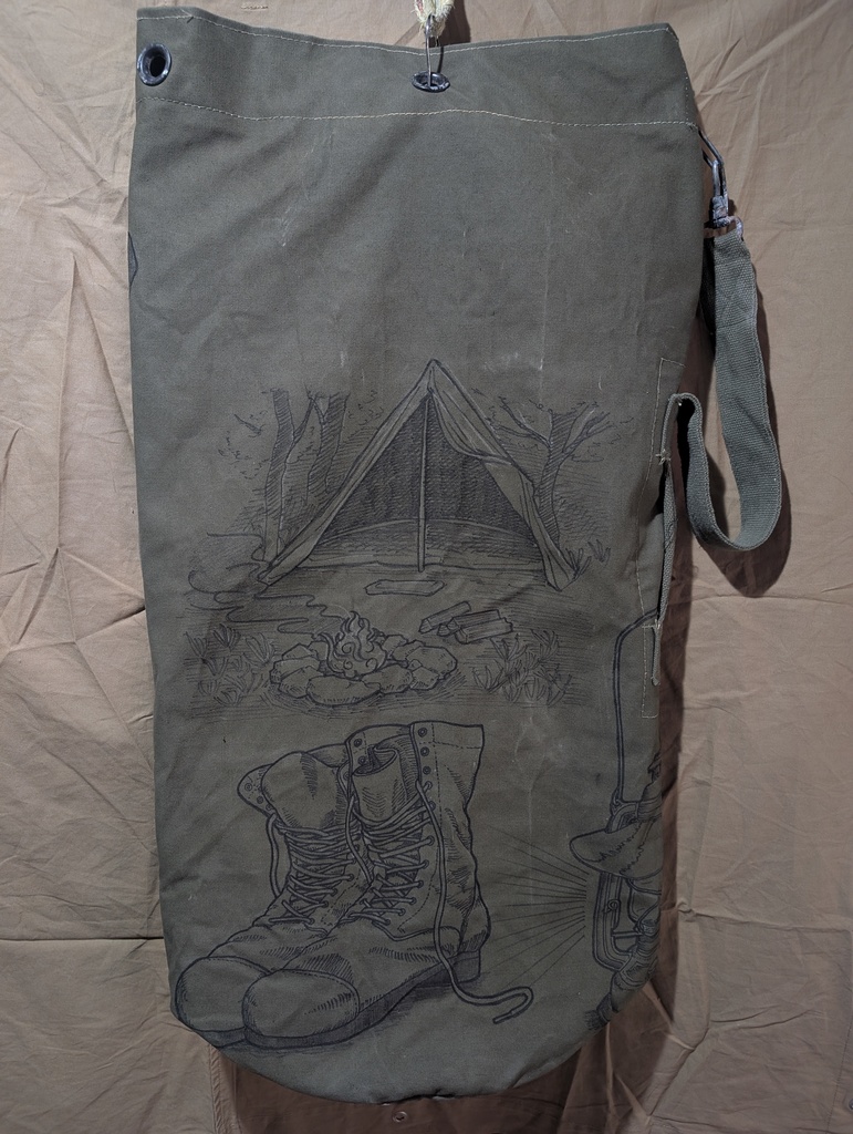 トレンチアートダッフルバッグ 「Going on an adveture」