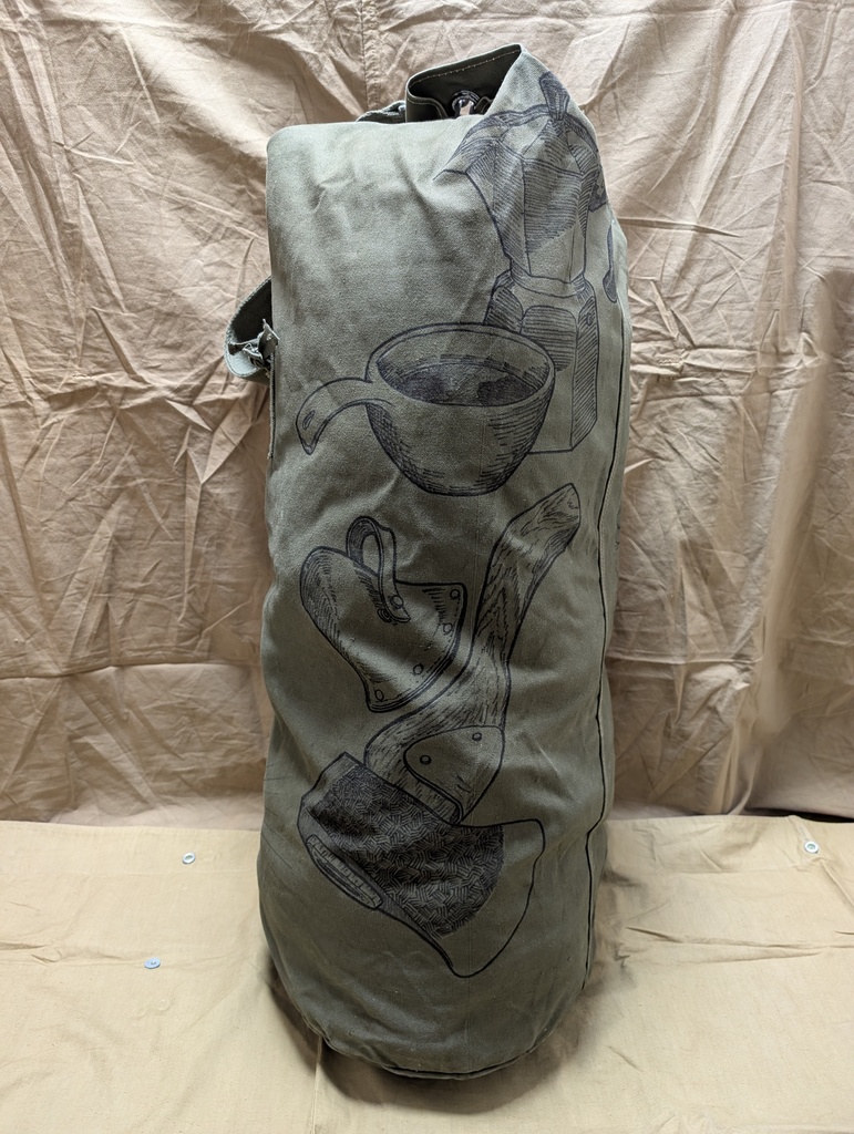 トレンチアートダッフルバッグ 「Going on an adveture」