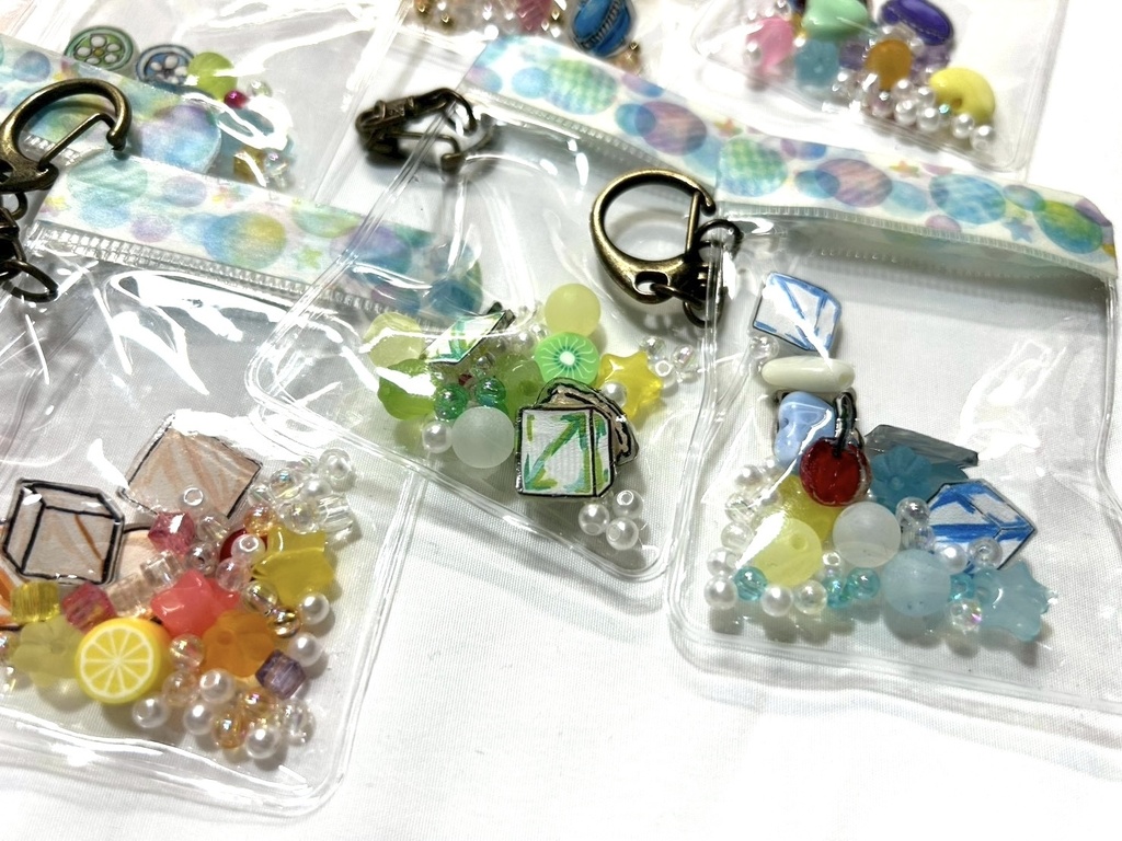 【ハンドメイド】クリームソーダモチーフ シャカシャカチャーム