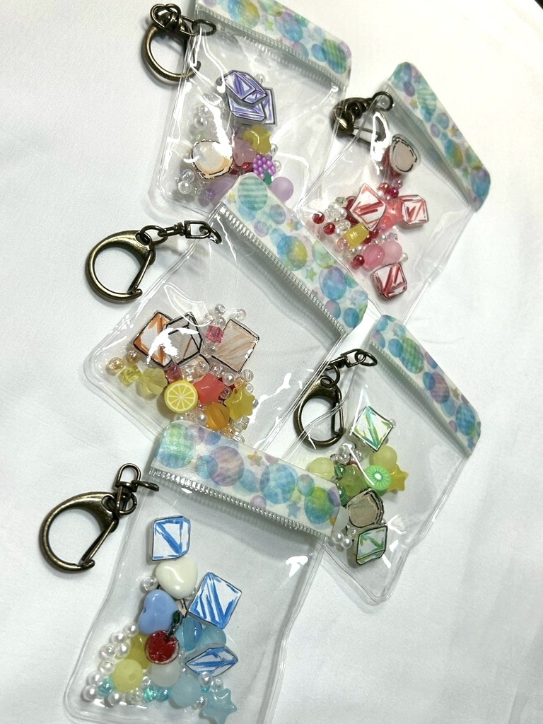 【ハンドメイド】クリームソーダモチーフ シャカシャカチャーム