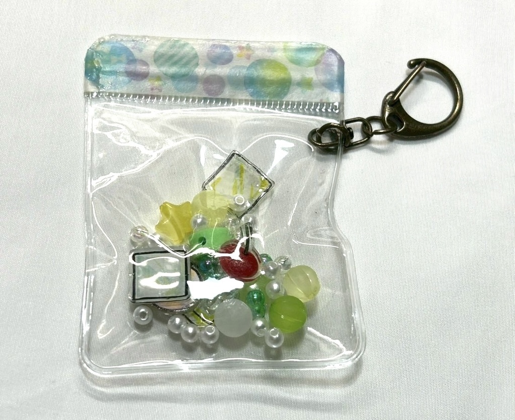 【ハンドメイド】クリームソーダモチーフ シャカシャカチャーム