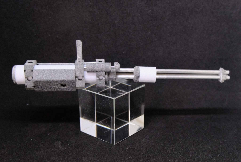 ロングバレル　〔PBテイル〕ガトリングガン（組み立て済・無彩色）