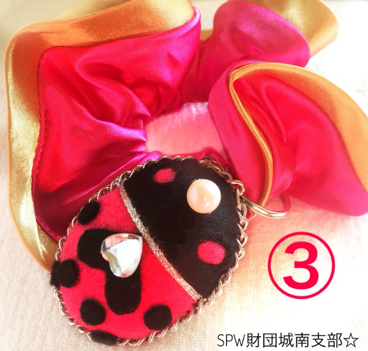 ジョジョの奇妙な冒険「キーホルダーにもなるジョルノの幸せシュシュ」