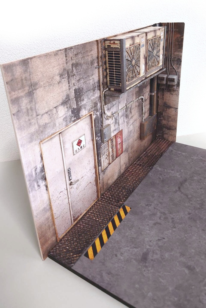 1/12スケール【倉庫 通用口】