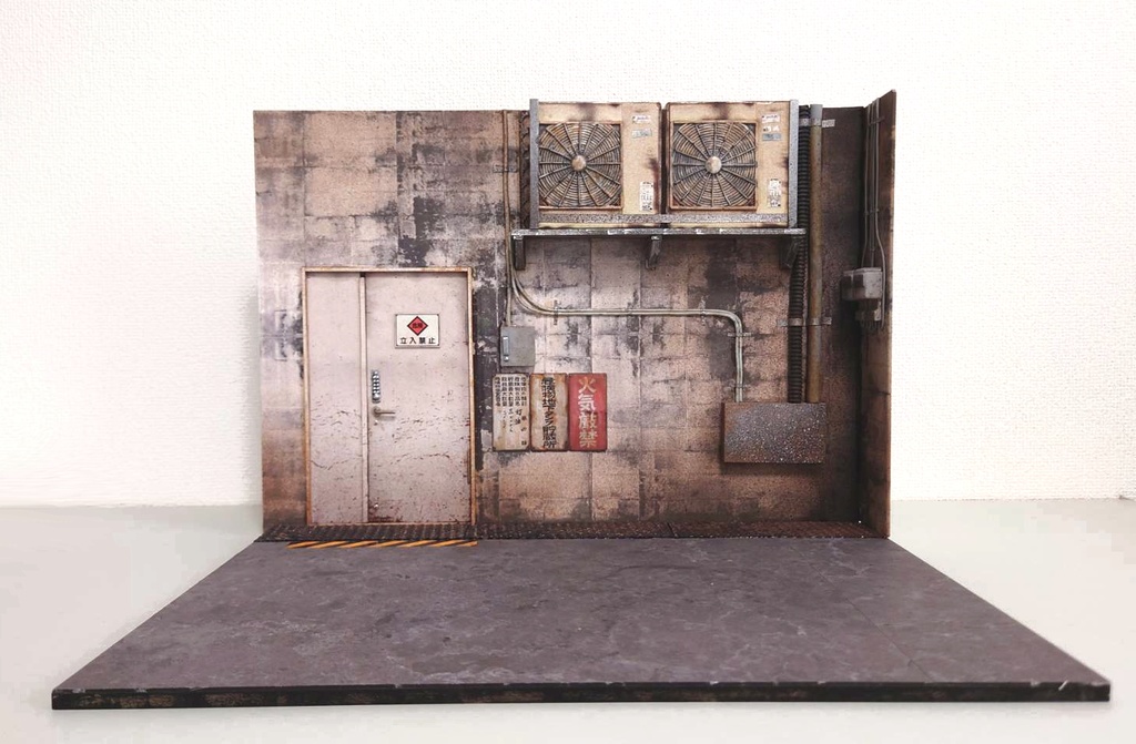 1/12スケール【倉庫 通用口】