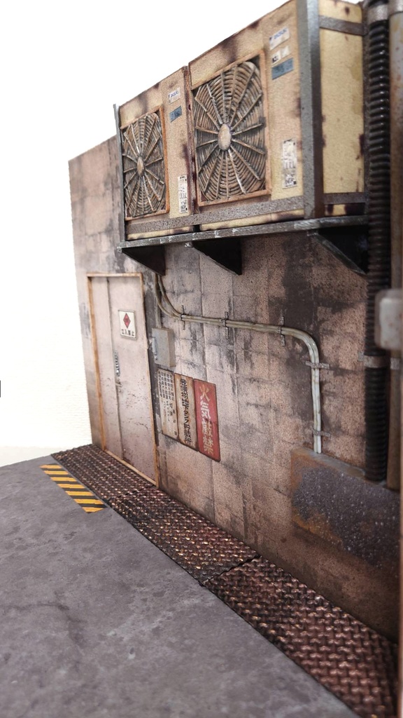 【20%OFF!】1/12スケール 倉庫 通用口