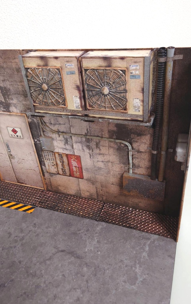 【20%OFF!】1/12スケール 倉庫 通用口