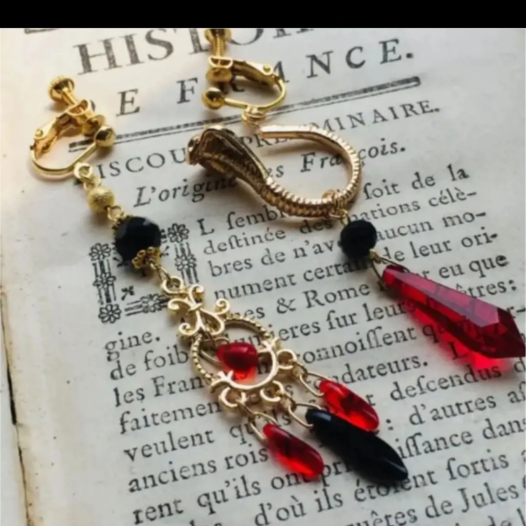 再販 ツイステ スカラビア コブラ ピアス しゃらしゃら