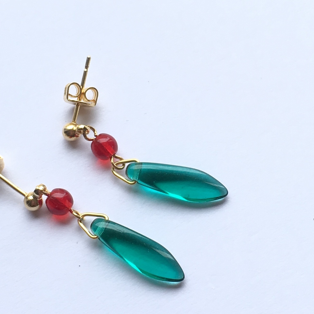 送料込み 再販 2日以内発送します 動く城 魔法使い ピアス ハウル コスプレ イヤリング