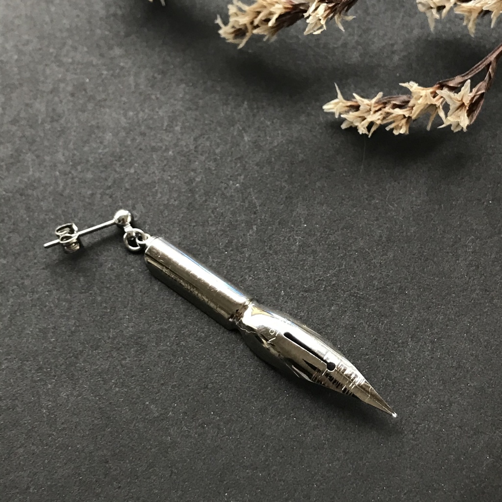 片耳価格❗️岸辺露伴 本物 ペン先 ピアス イヤリング