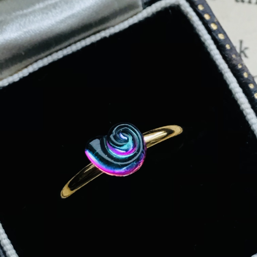 再再販　ツイステ　オクタヴィネル　巻貝　ヴィンテージガラス　リング　指輪