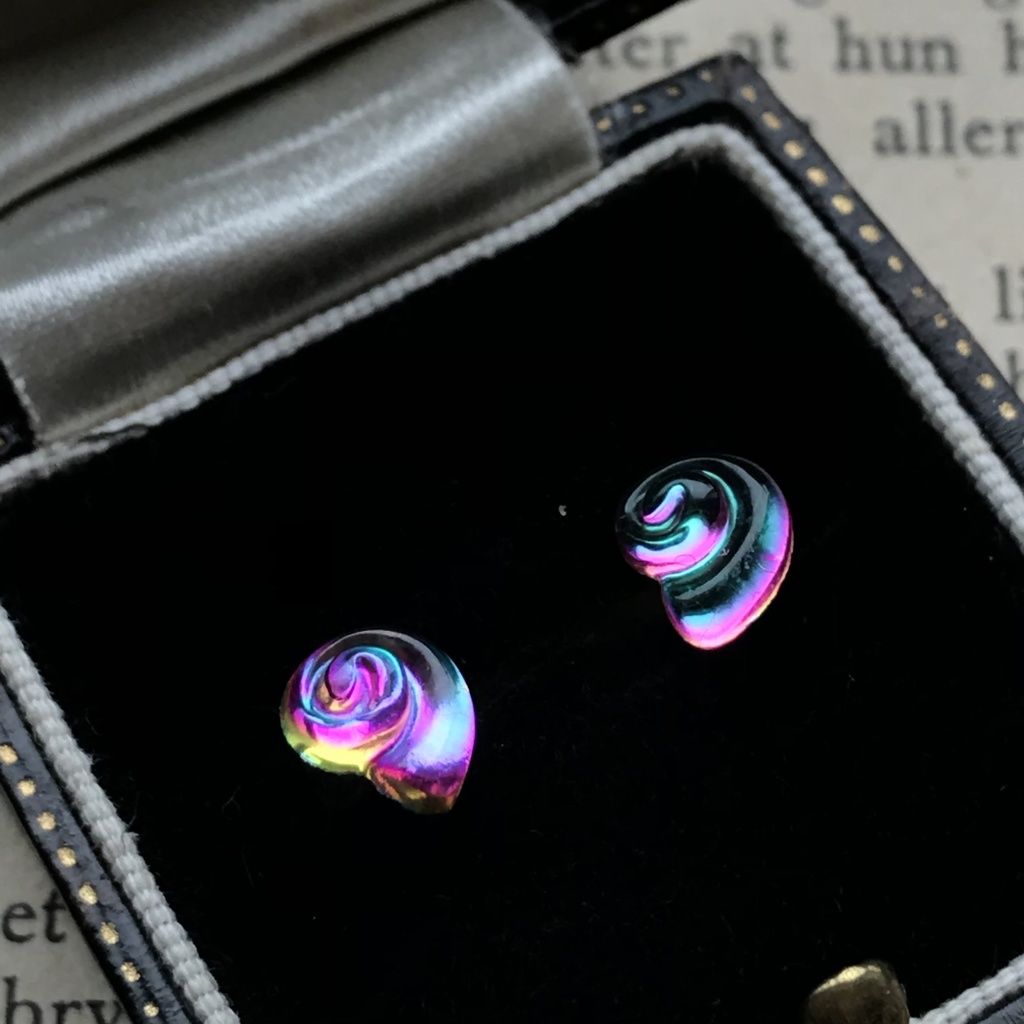 再再販 深海 貝 ピアス イヤリング ヴィンテージガラス