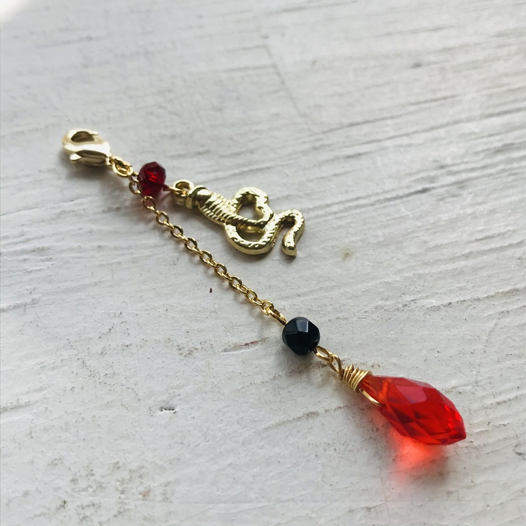 ツイステ スカラビア ミニ蛇 コブラ マスクチャーム